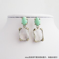 Inlaid stone Green earrings