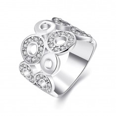 Cubic Zirconia & White Gold Circle Ring