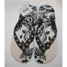 Black and White Creedler Flip Flop